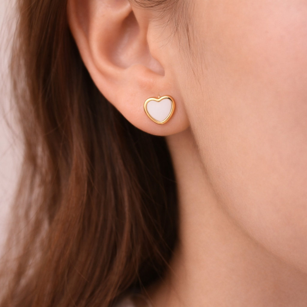 Ilanja Pure Love Heart Studs