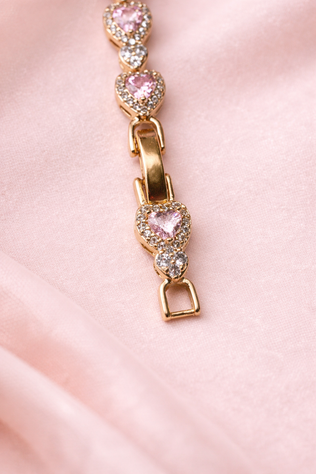 Ilanja Crystal heart bracelet