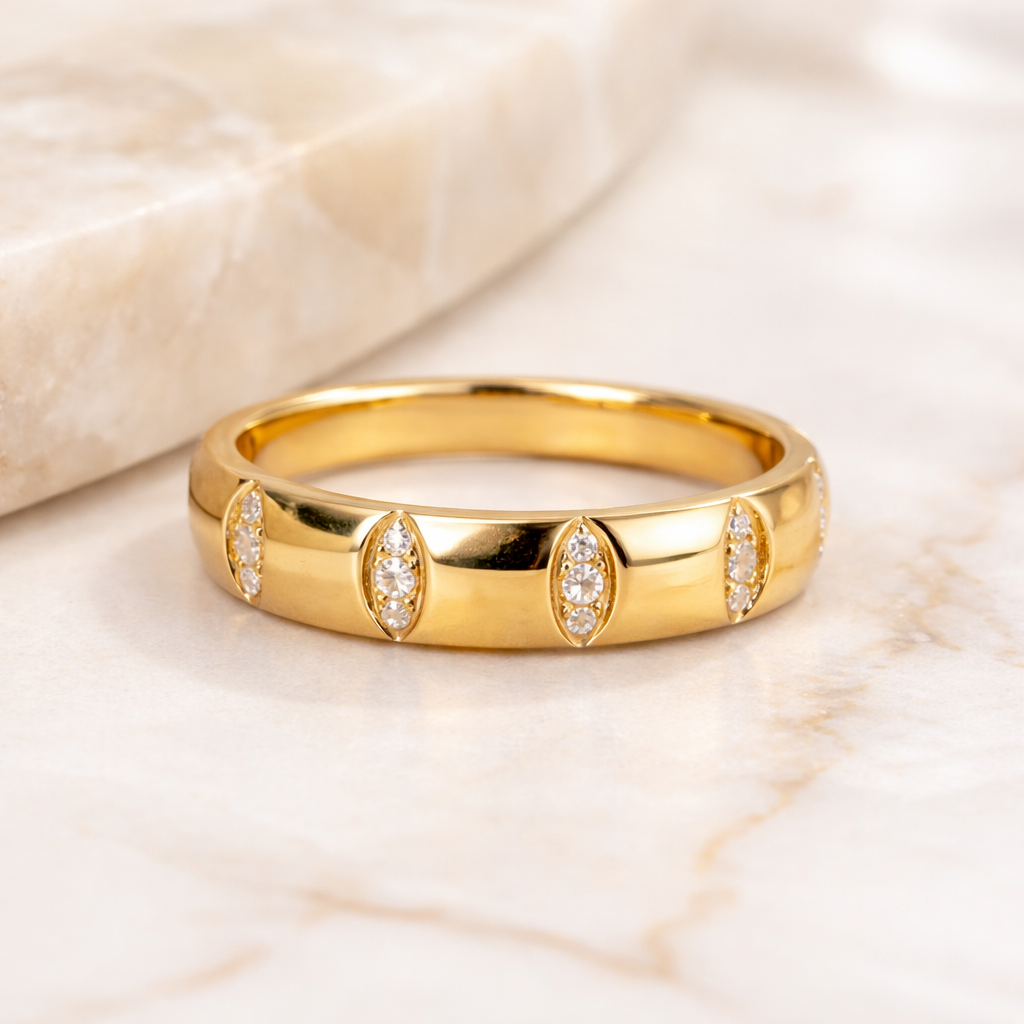 Ilanja Nova Arc Gold Ring