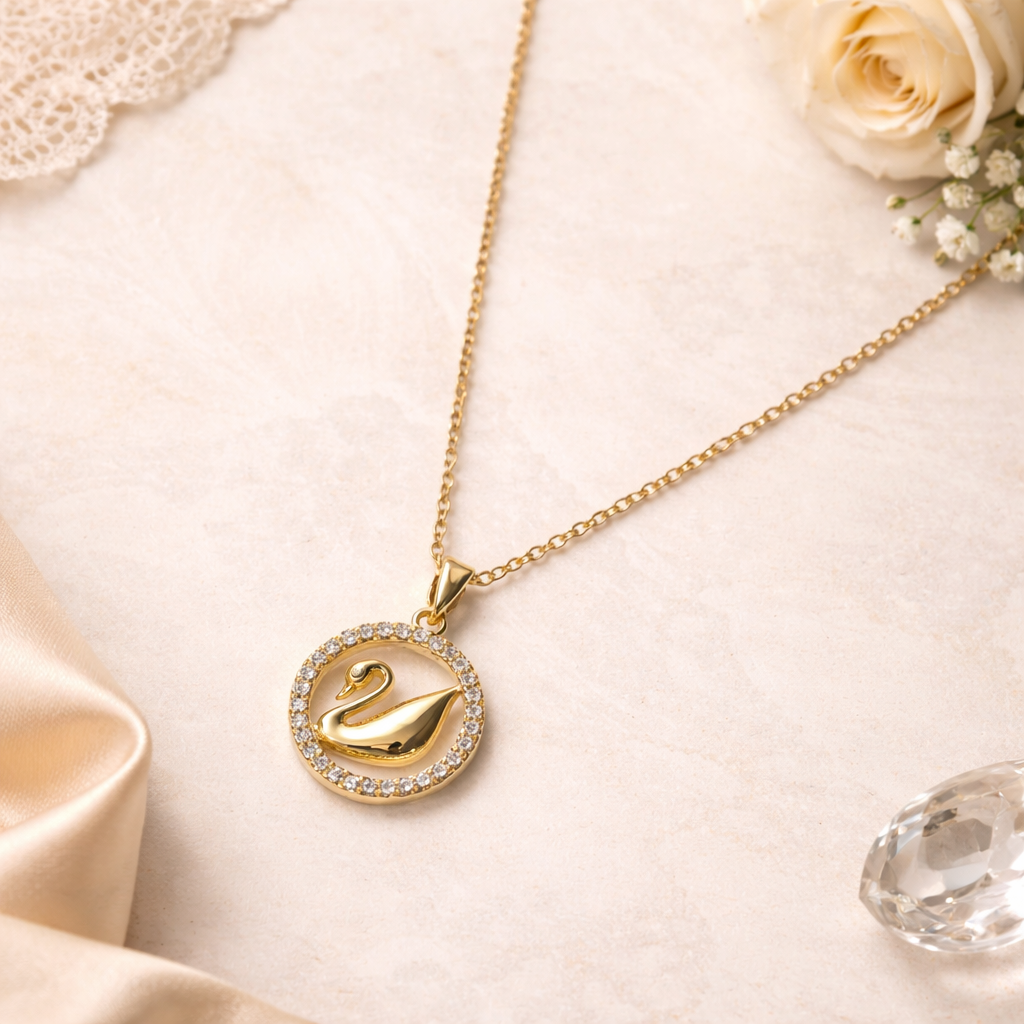 Ilanja Sparkle Swan in Circle