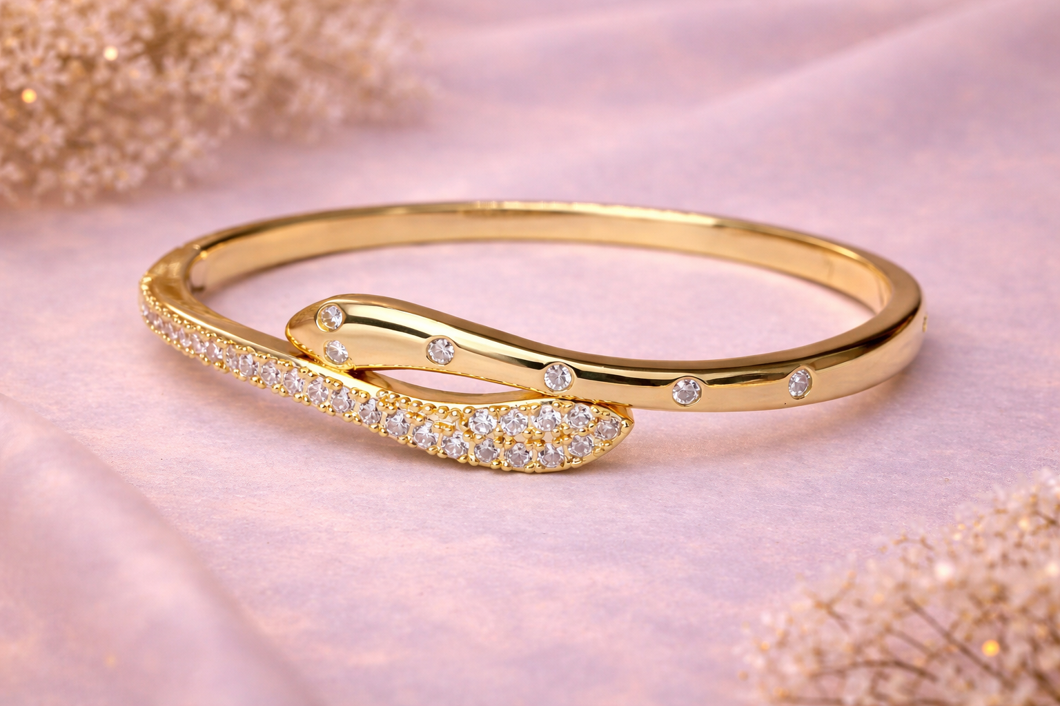 Ilanja Golden Curve Bracelet