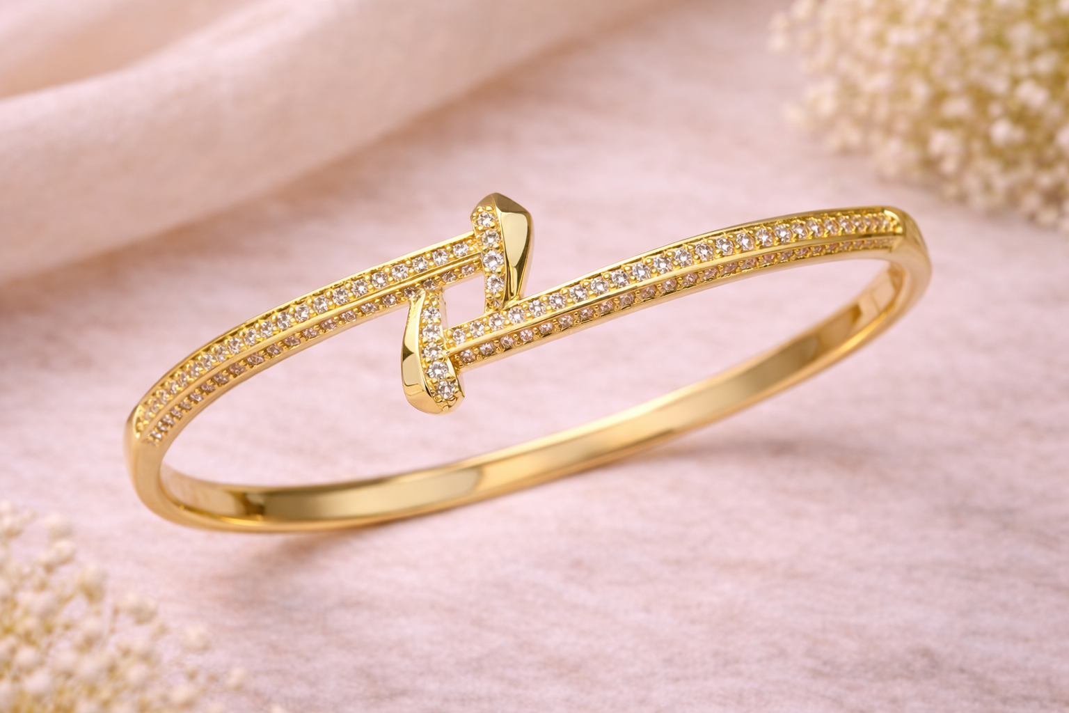 Ilanja Golden Curve Bracelet