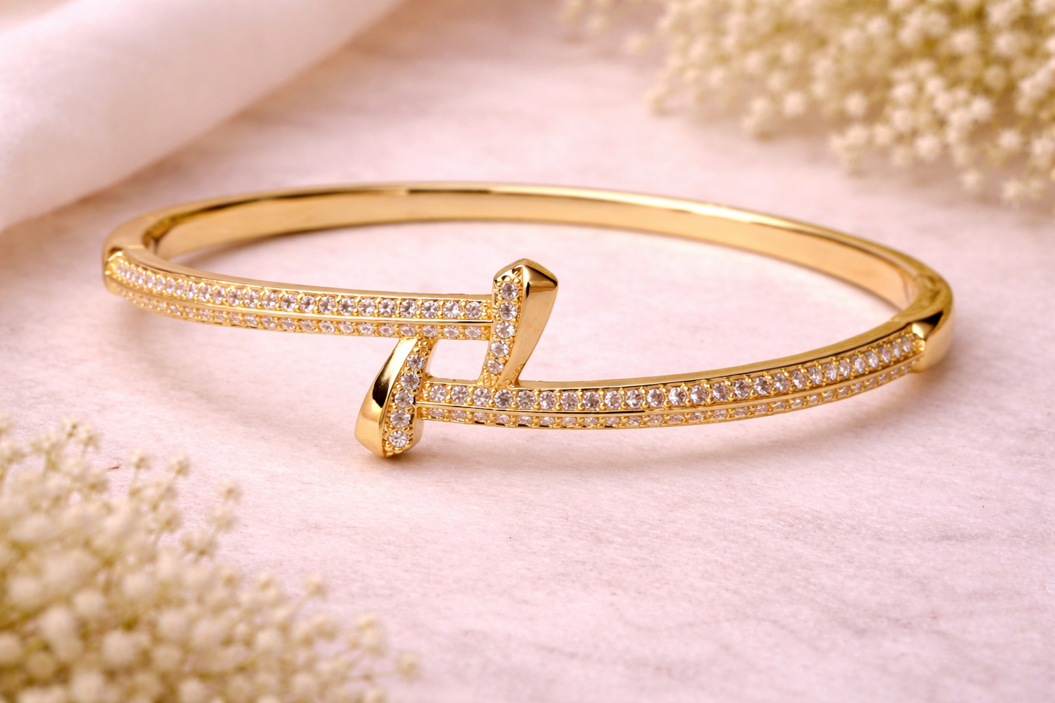 Ilanja Golden Curve Bracelet