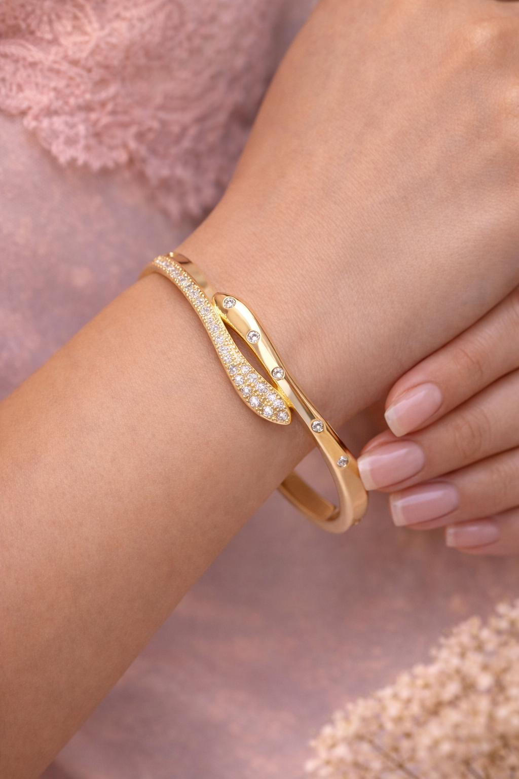 Ilanja Golden Curve Bracelet